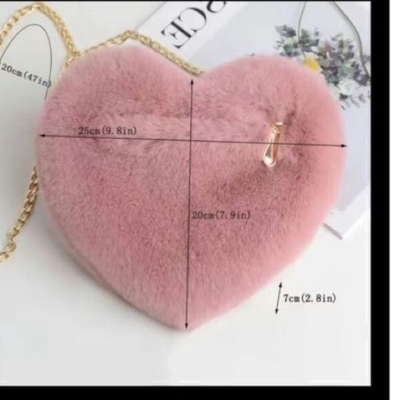 Fuzzy heart shaped gold chain, pocket book with front zipper . - Picture 11 of 11